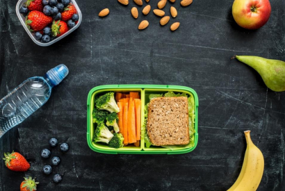 Zdrowy lunchbox - jak przygotować zdrowe przekąski dla dzieci do szkoły?