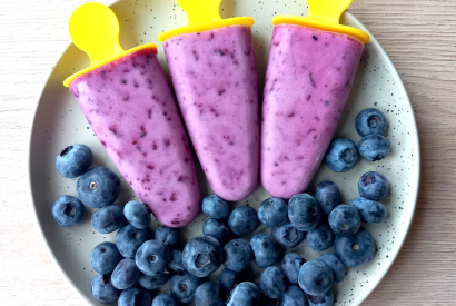 Przepis na domowe lody jogurtowe z owocami (jagodami, borówkami, truskawkami)